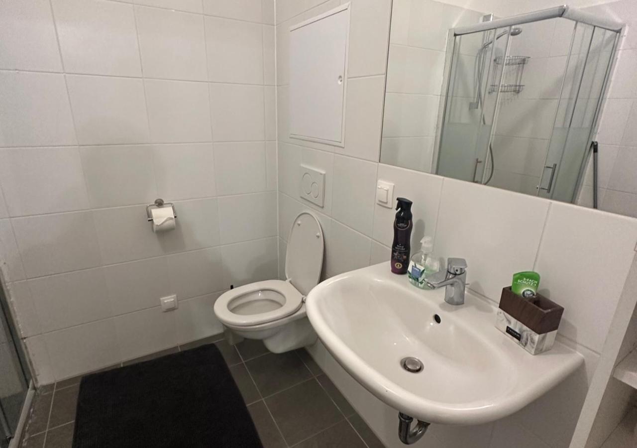 Cozy Two-Room Apartment Near Vic Vienna Luaran gambar